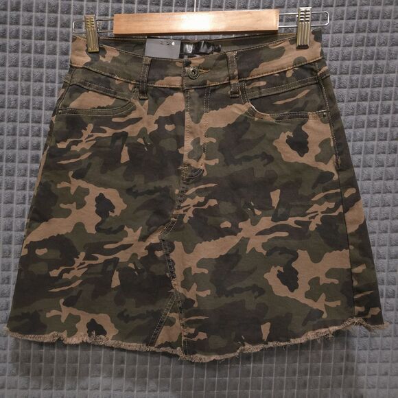 Y2K Camo Denim Jean Skirt Sz6 28W Pockets Grunge Punk Western Rock Baddie Street - Picture 1 of 16